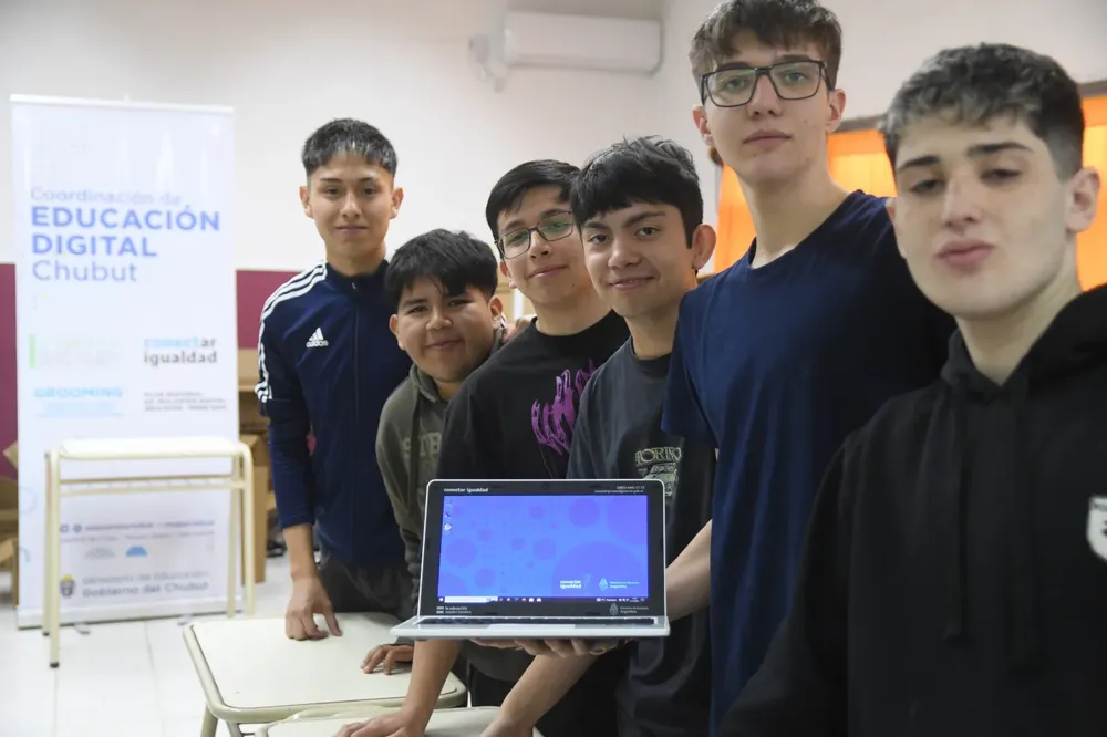 Entrega de netbook "Conectar Igualdad"