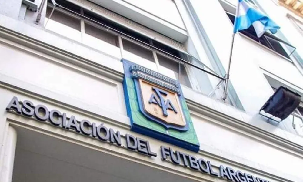 Se eliminarían los descensos en Primera