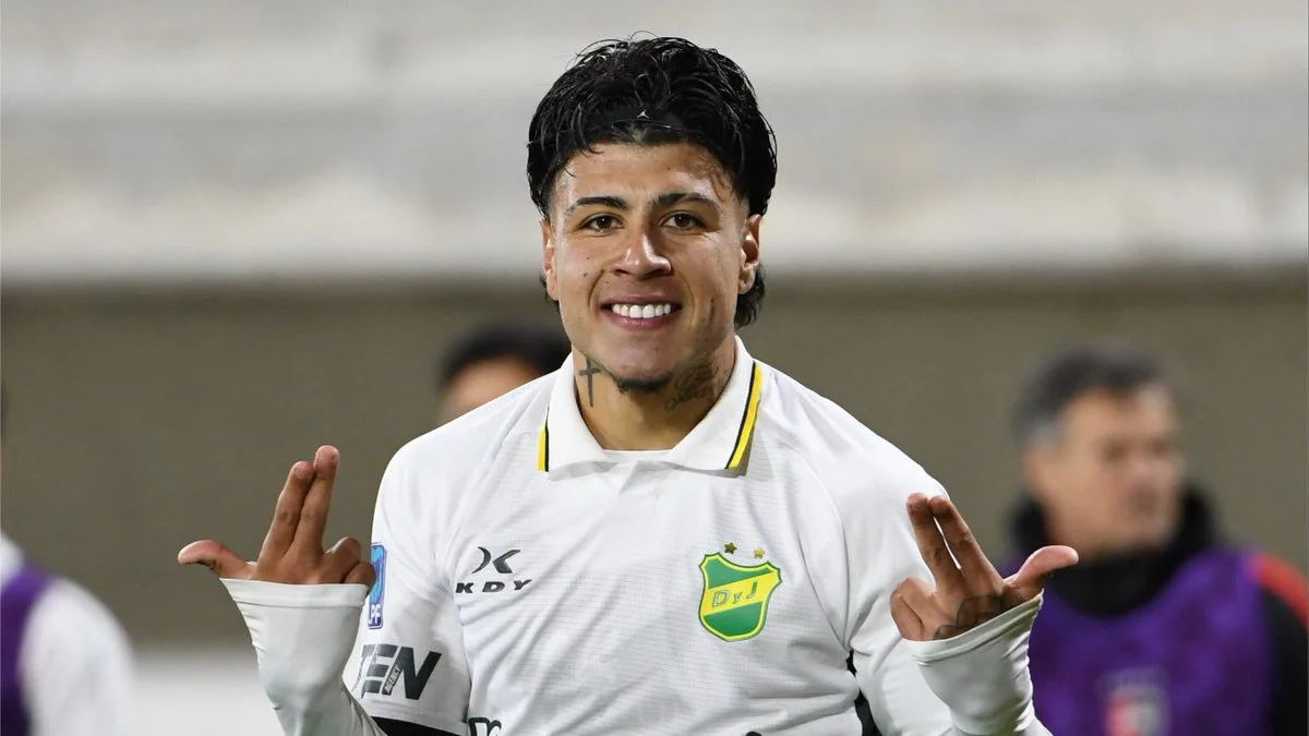 Tomás Pérez. Foto X @ClubDefensayJus