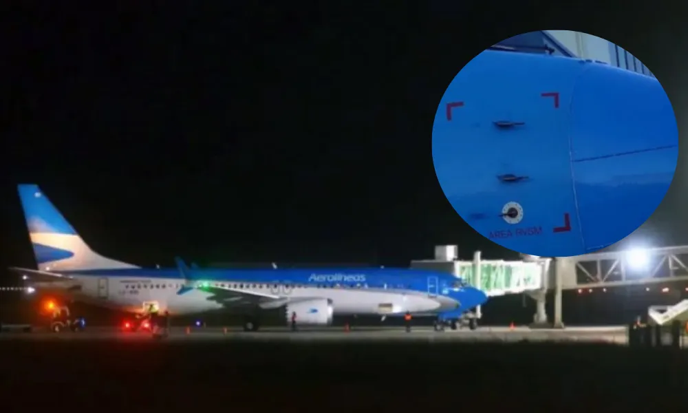 Avión impactado por un rayo