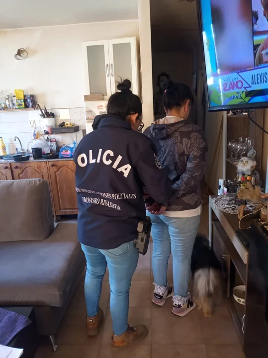 Mujer detenida en su domicilio