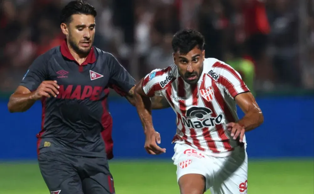 Cuando parecía que Lanús se llevaba todo tras darlo vuelta, Instituto reaccionó a tiempo