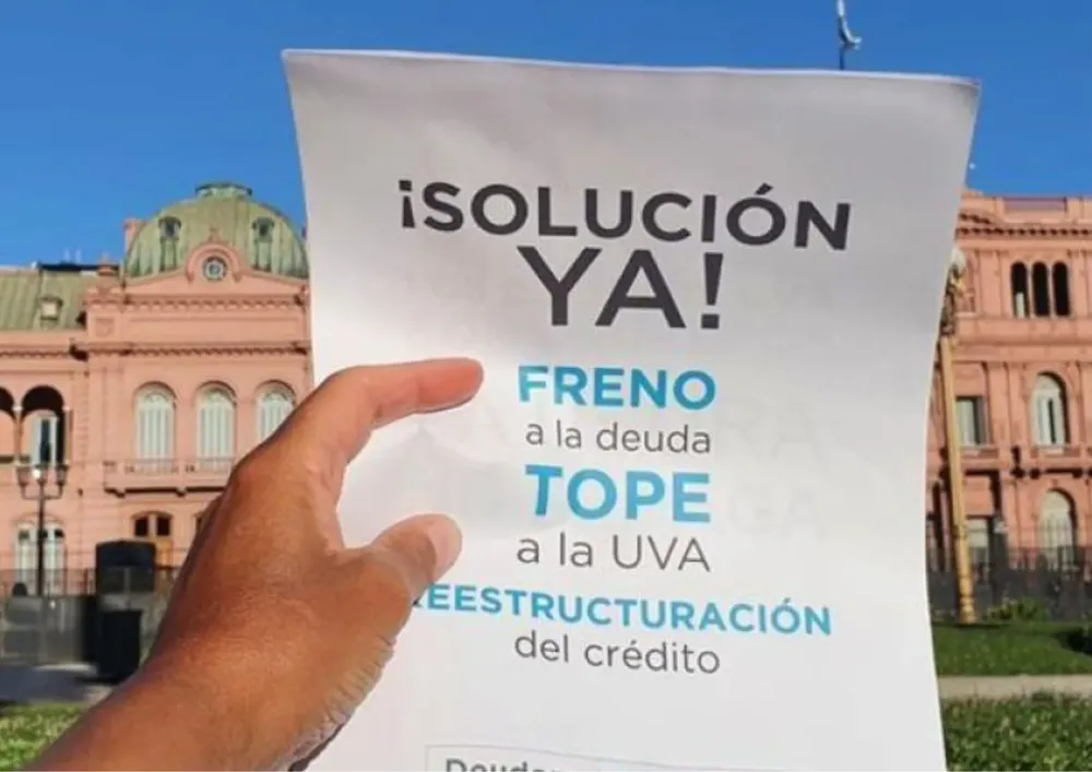Hipotecados UVA se manifiestan en el Congreso Nacional