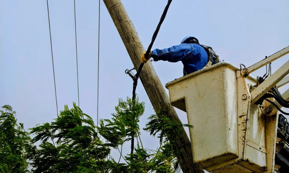 trabajos de reposición del servicio eléctrico