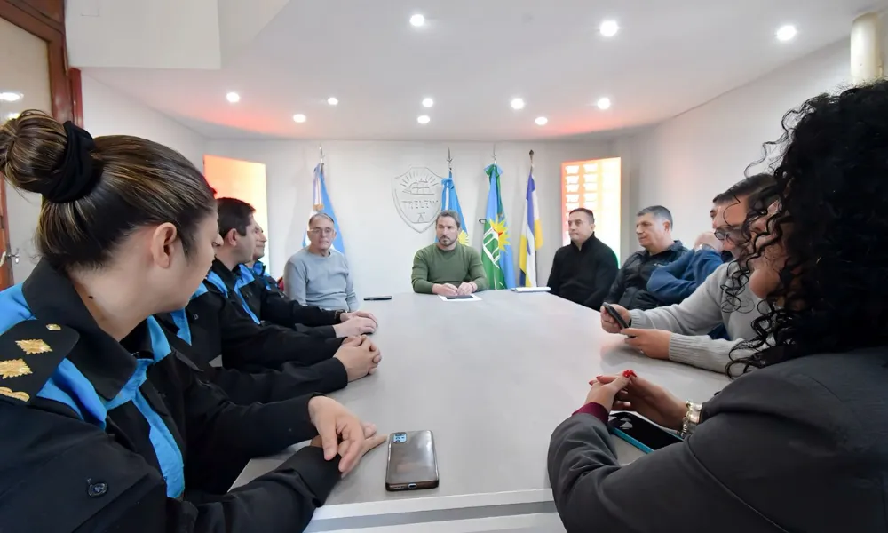 Reunión entre municipio y policía