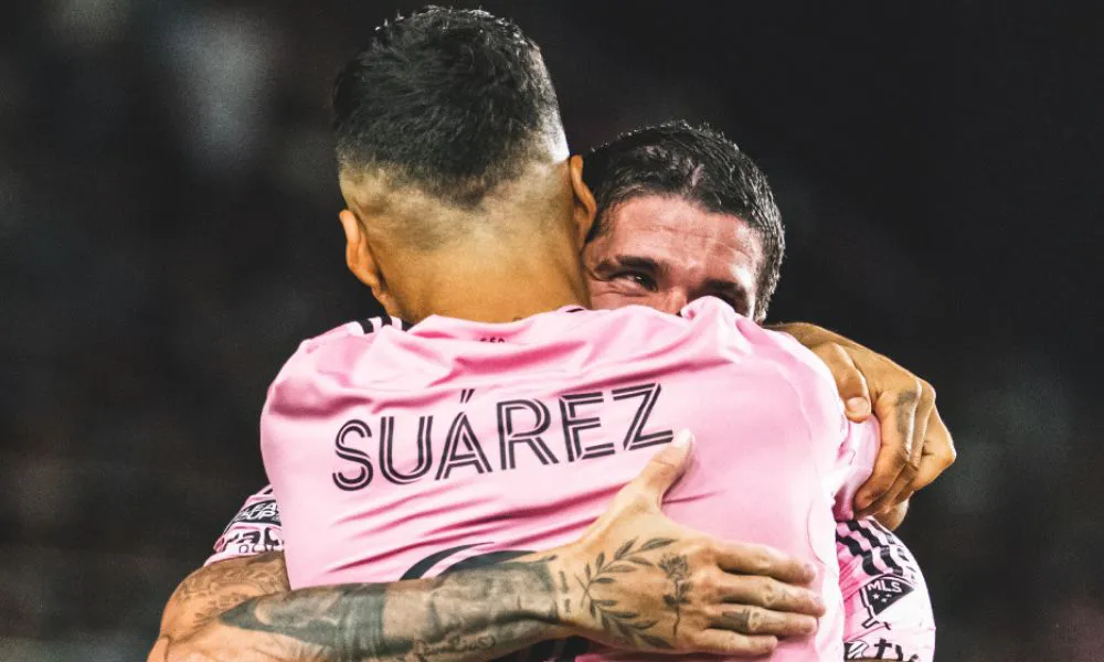 Suarez y De Paul celebran un gol para el Inter Miami