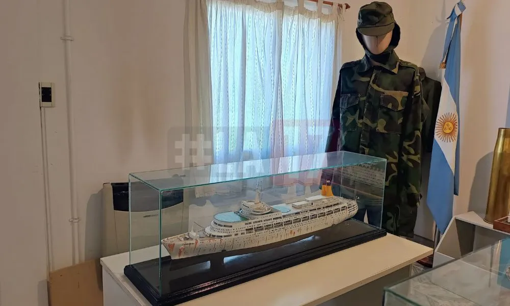 La17 en el Museo de Malvinas en del Centro de Veteranos Madryn 18