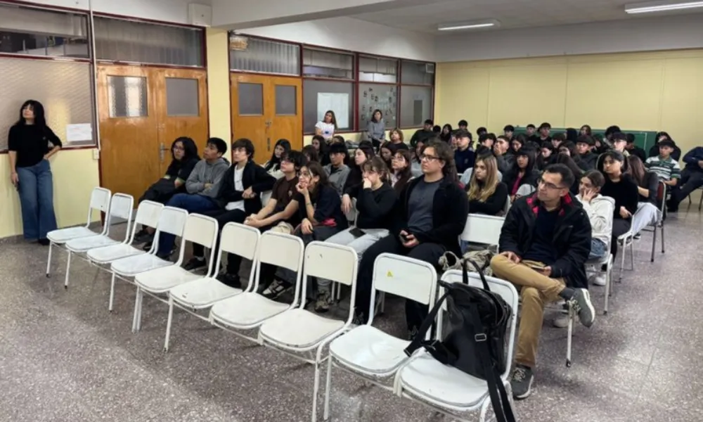 Charla en escuela 751