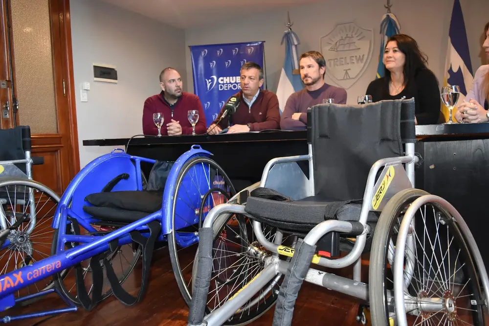 Merino y Chubut Deportes rubricaron convenio