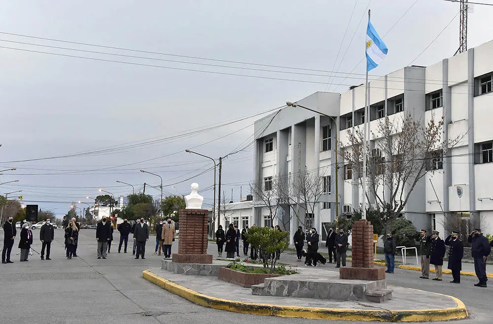 monumento de donde fue sustraída la bandera.