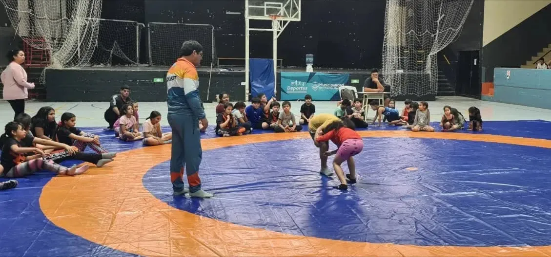 Participaron 60 luchadores de entre 4 y 16 años, y también adultos
