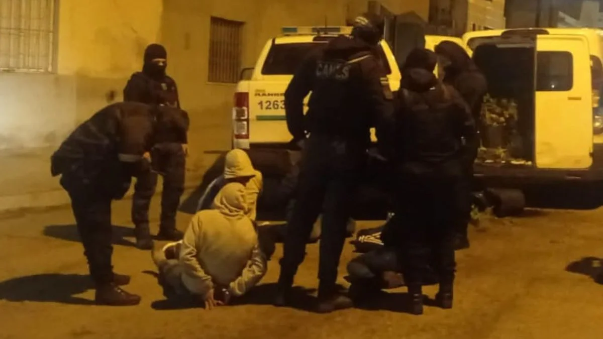 Cinco detenidos por robo en Comodoro