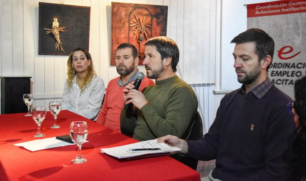Firma de convenio entre Municipio y Secretaria de Trabajo