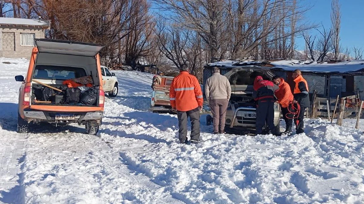 Asistencia a pobladores afectados por la nieve