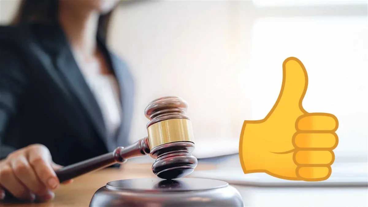 Entendió mal el emoji y lo despidieron