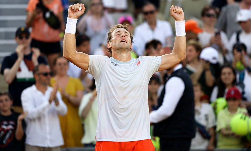 El noruego perdió un set por 6-0, sufrió casi cuatro horas ante Safiullin.