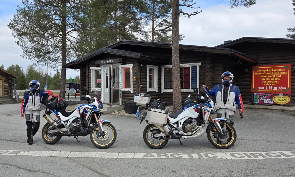 Pamela y Micky en el círculo polar ártico