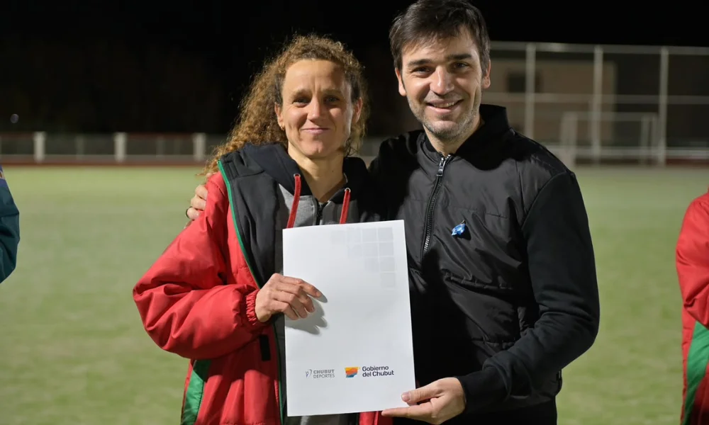 Presidenta del club Draig Goch, Paloma Pugh y el gobernador Torres