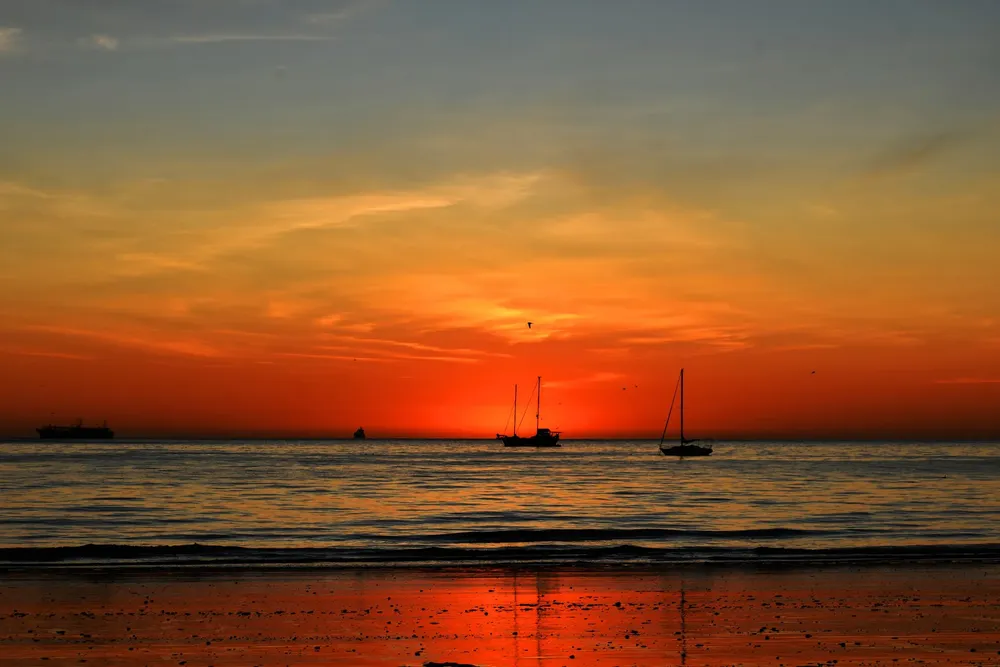 Amanecer en el hrizonte de Madryn por Fotero Patagónico