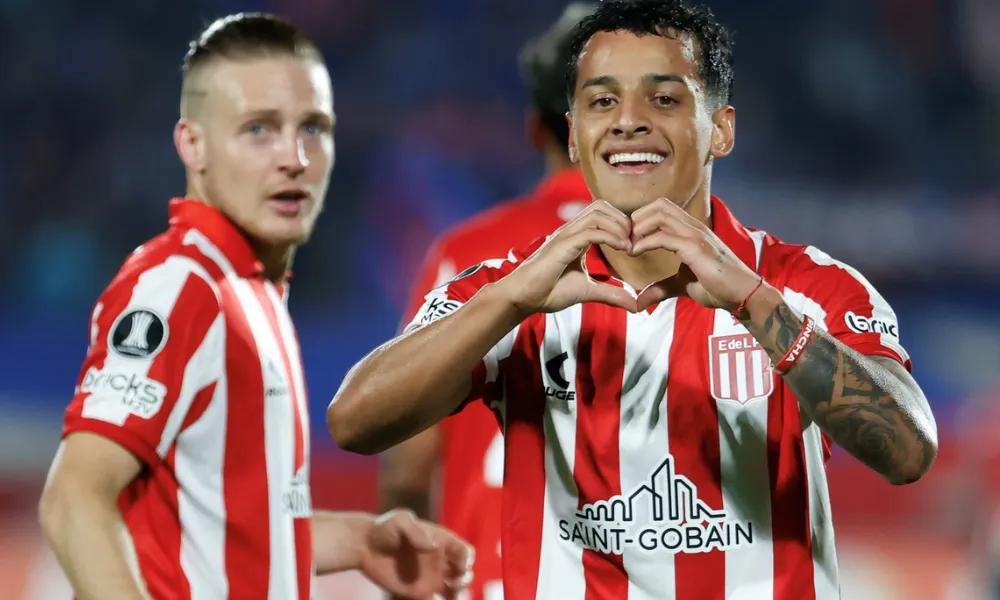 Estudiantes goleó a la U de Chile