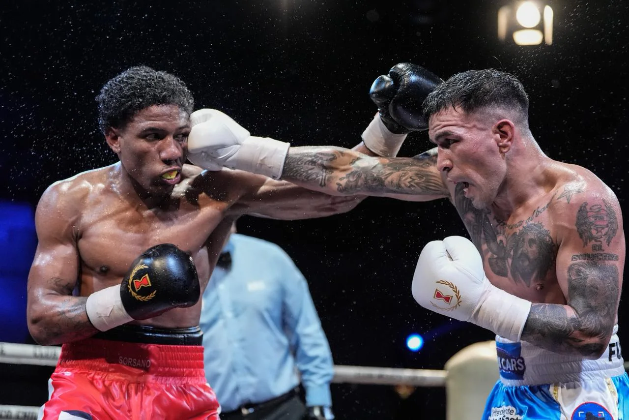 Jónathan Sánchez dio vuelta una pelea exigente y se quedó con el título Fedelatin superwelter. 2