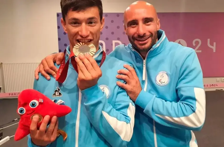 Fernando Vázquez se colgó el bronce en salto en largo