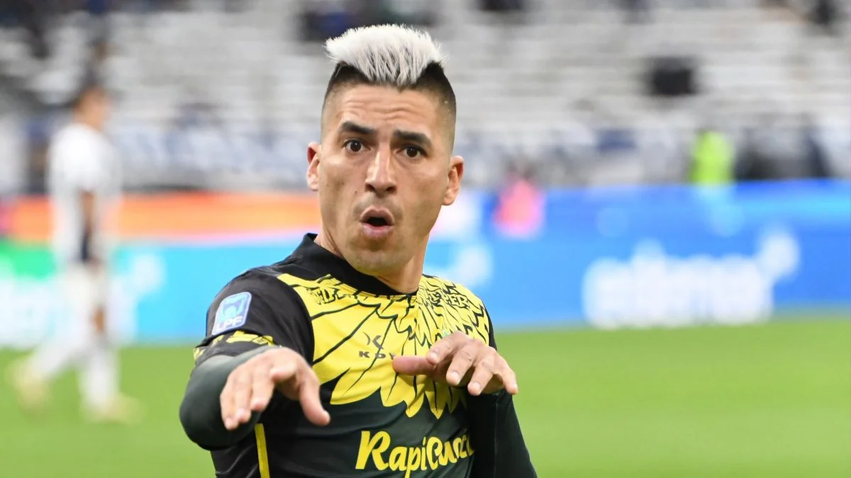 Leandro Fernández. Foto X @ClubDefensayJus