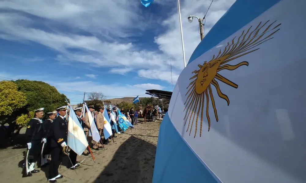 Homenaje a los héroes de Malvinas en Puerto Pirámides