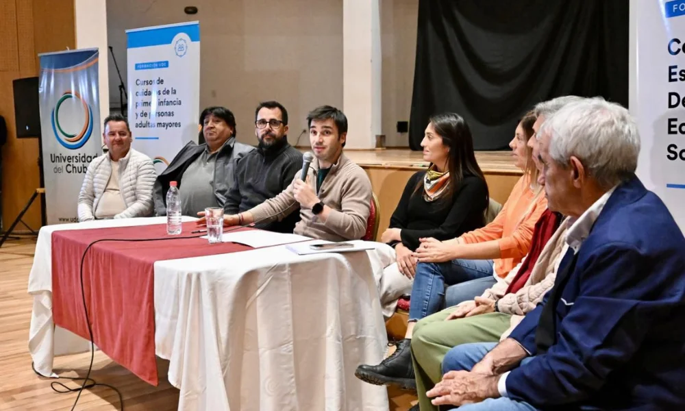 Torres en lanzamiento de programa para cuidados integrales