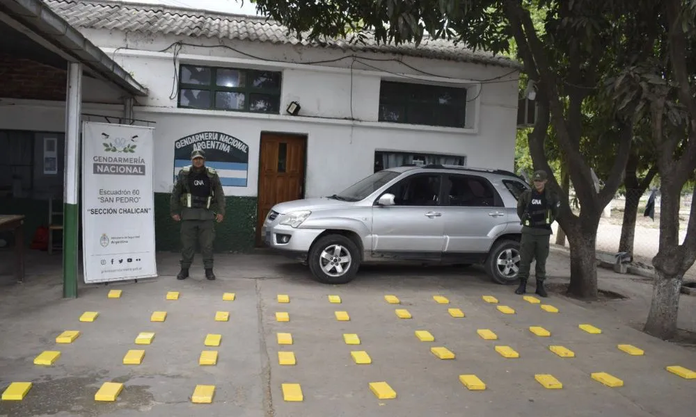 Descubren dobles fondos con casi 47 kilos de cocaína durante un control en el peaje Chalicán