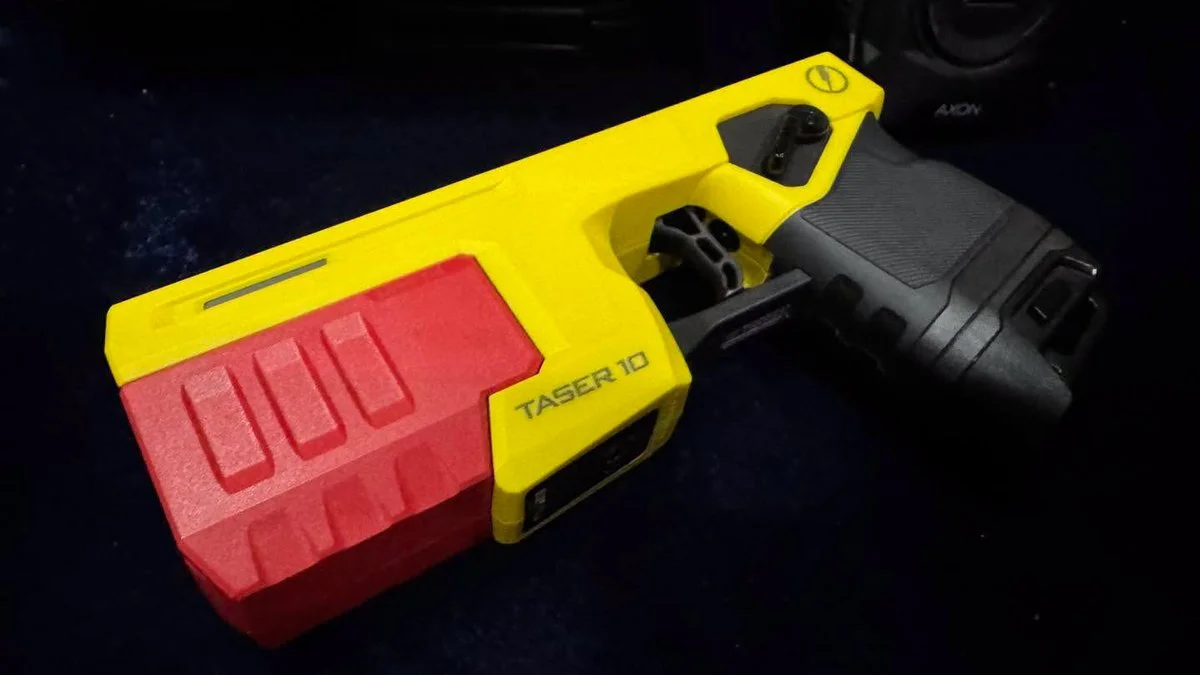 Pistola Taser. Foto Prensa Policía de Neuquén