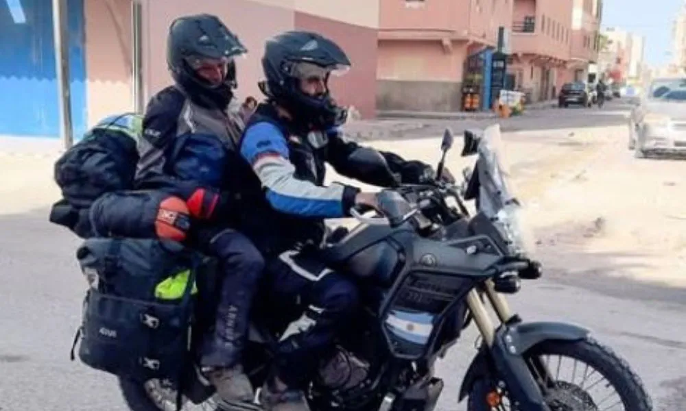 Agustín izquierdo en moto