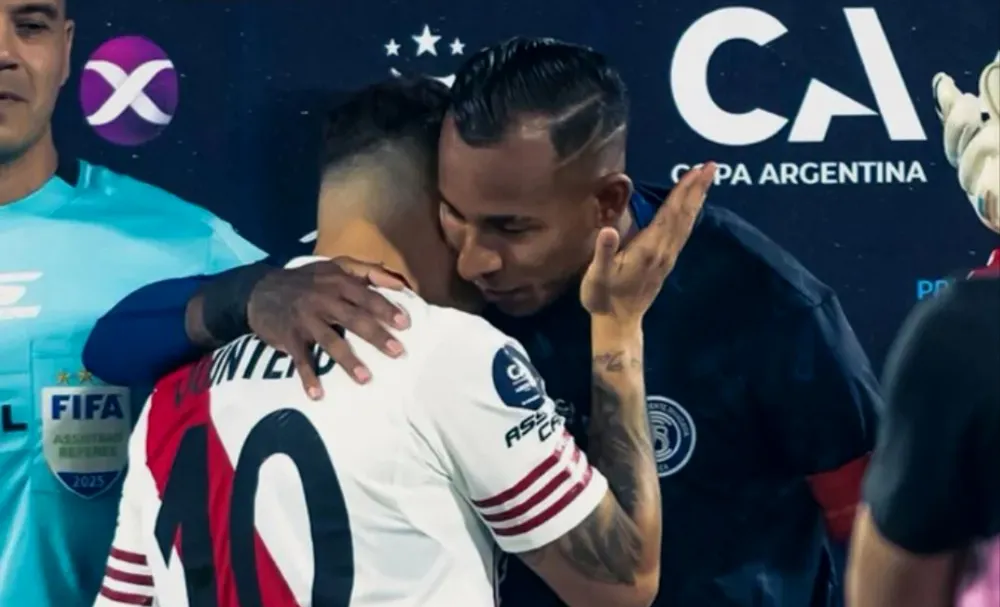 Un gesto en redes de Sebastián Villa junto a Juanfer Quintero agitó versiones