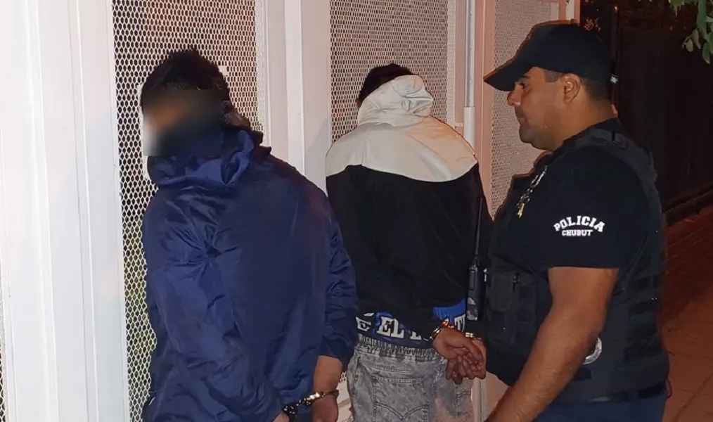 detenidos por robar ruedas