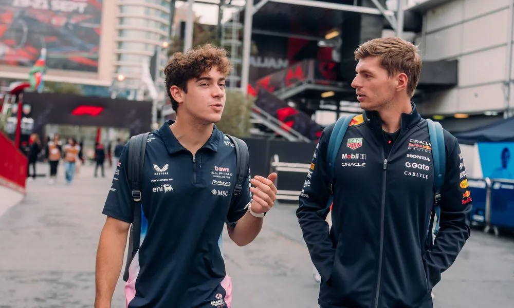 Franco Colapinto y Max Verstappen. Foto: @AlpineF1Team