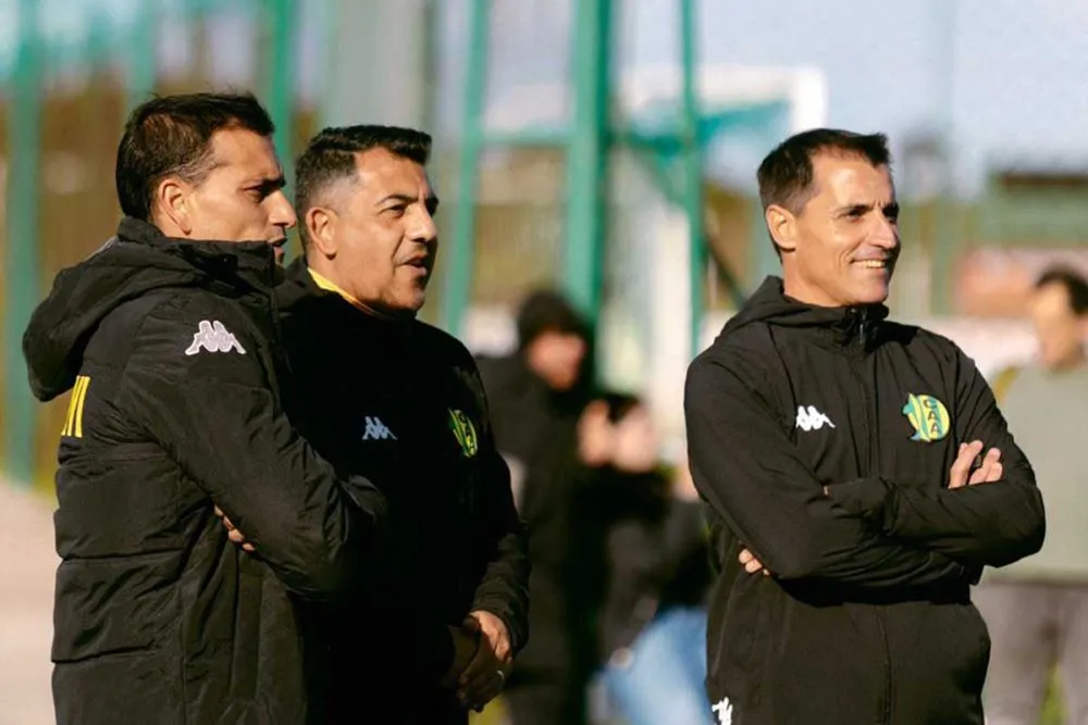 Sarmiento y Aldosivi juegan este sábado a las 21.15.