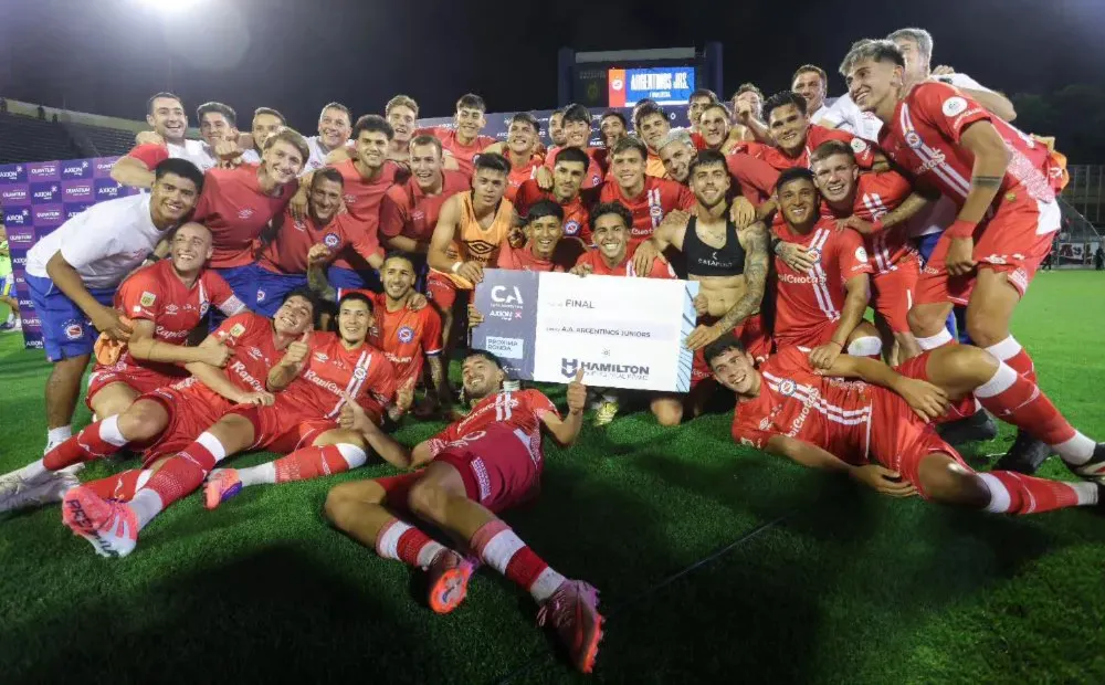 Argentinos Juniors derrotó 2-1 a Belgrano en Rosario