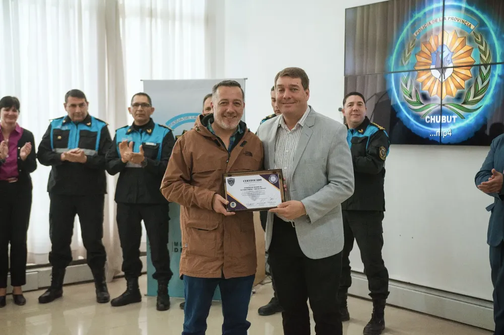 El intendente Biss acompañó el 20° aniversario de la División Policial de Investigaciones