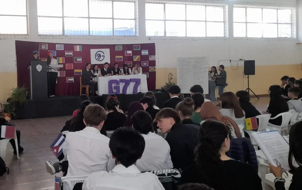 La Escuela 741 de Puerto Madryn llevó a cabo un modelo del G77 ok