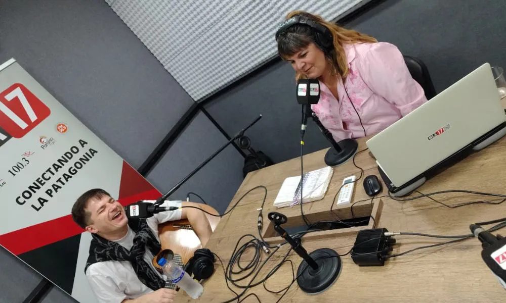 Nahuel Pennisi en los estudios de LA 17 Foto Miriam Codeira