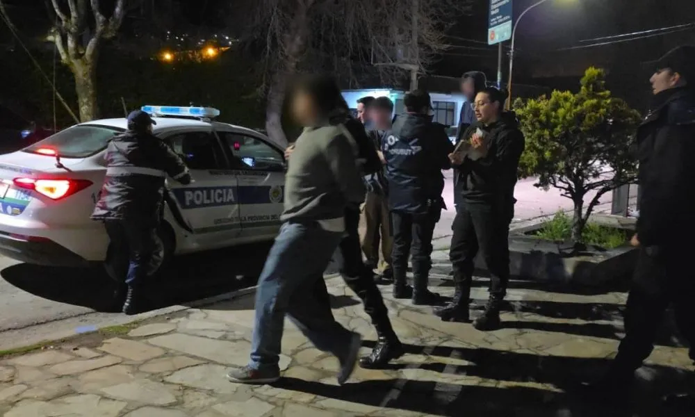 Detienen a dos jóvenes tras agresión en local nocturno de Esquel
