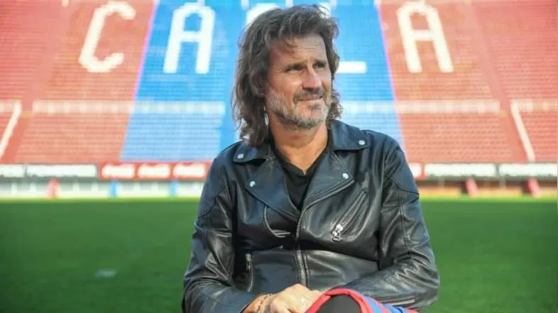 LA ESPOSA DE INSÚA SE LAS AGARRÓ CON LOS DIRIGENTES