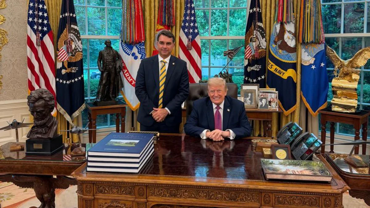 Flávio Bolsonaro y Donald Trump. Foto @FlavioBolsonaro