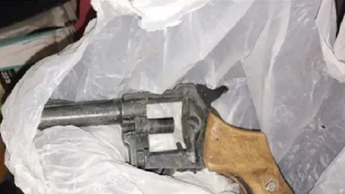 Arma secuestrada en el operativo