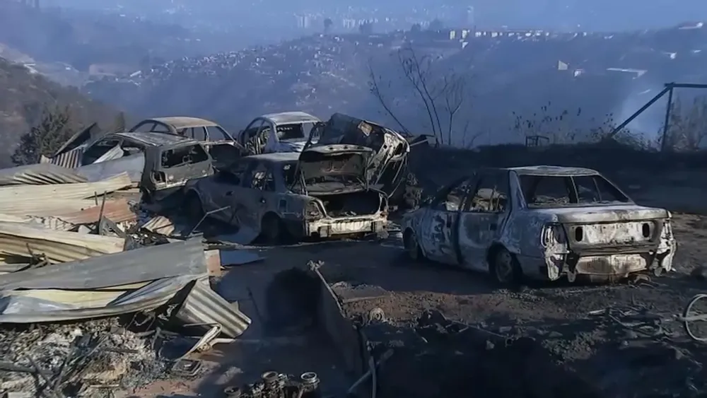 Autos incendiados en Chile 