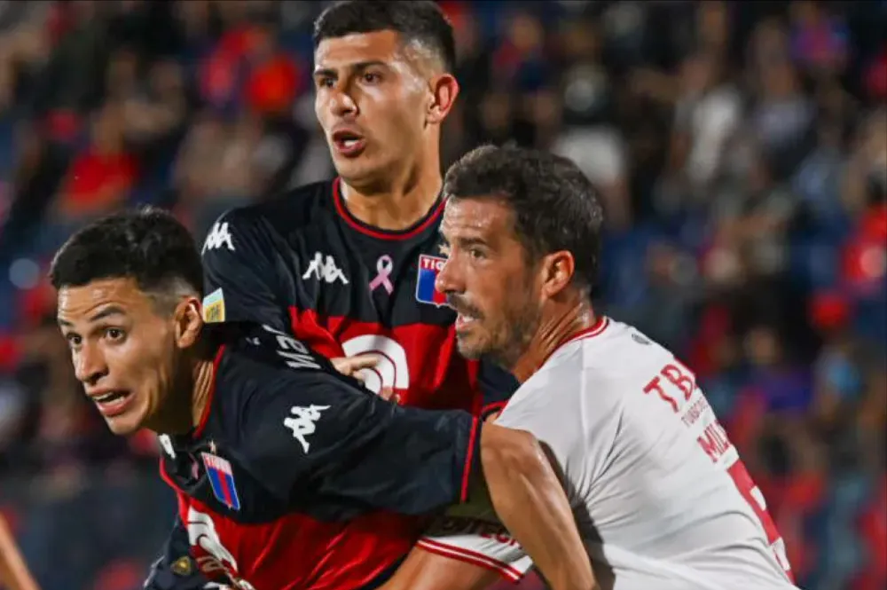 Tigre y Barracas Central empataron 2-2 en el José Dellagiovanna