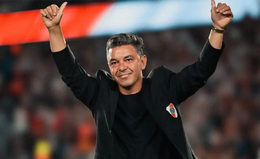 El DT se despidió ovacionado tras el 3-1 ante Banfield.