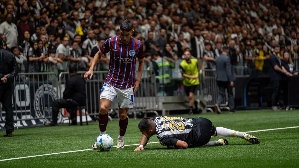 Godoy Cruz empezó ganando en Brasil pero Atlético Mineiro.