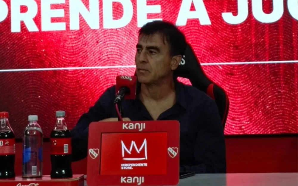 El DT del Rojo valoró el triunfo en el clásico, pero admitió que Racing lo complicó.