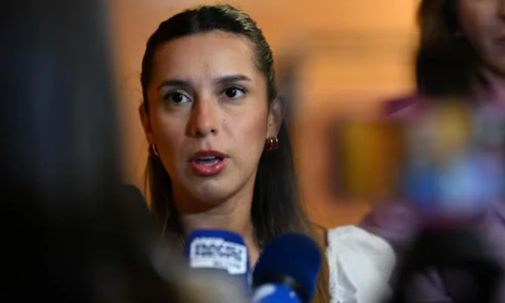 La expectativa de volver al país en cuestión de horas se transformó en un nuevo proceso judicial.